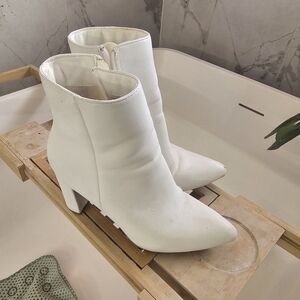Retro White Boot